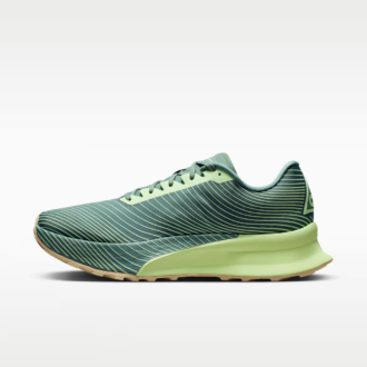 New shock-absorbing sports shoes